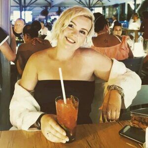 Meet your Posher, Evie